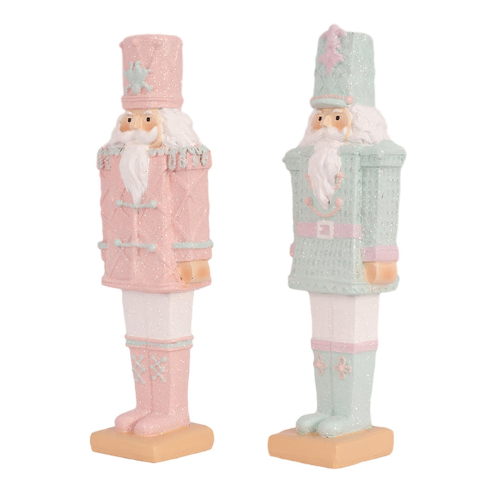 2A Blue and Pink Polyresin Nutcracker 6x5x20cm